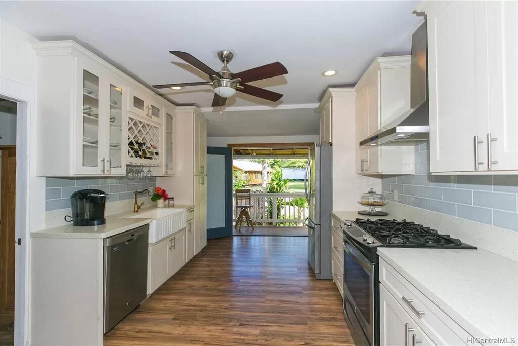 Charming Country Cottage Just A Few Steps From The Beach! Waianae Exterior photo