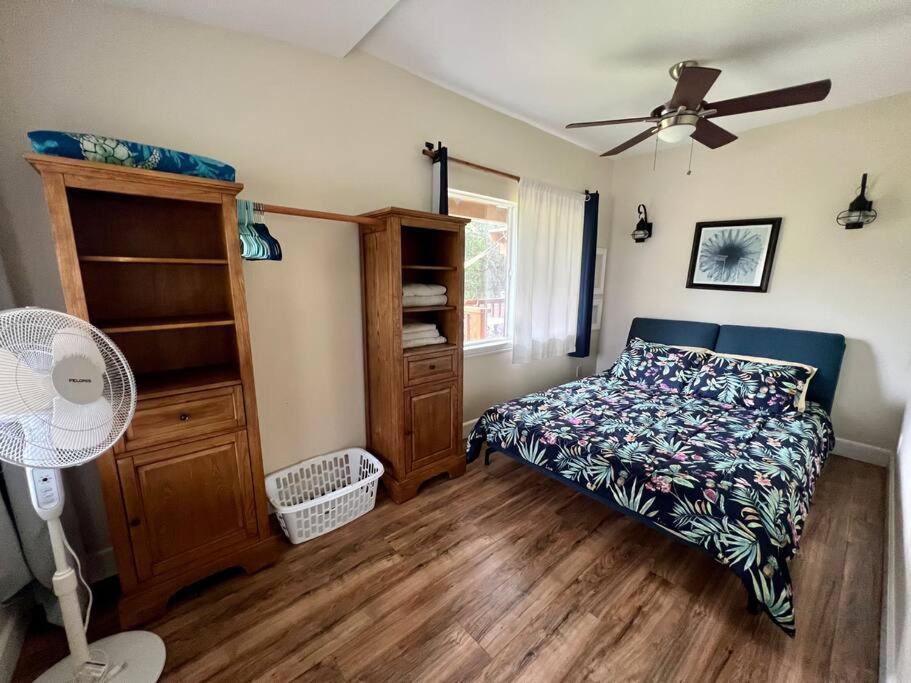 Charming Country Cottage Just A Few Steps From The Beach! Waianae Exterior photo